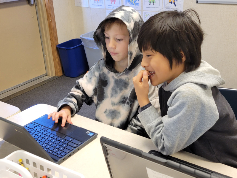 Second graders code during class